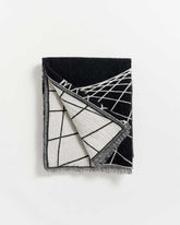 Women Pelican Blanket Black / Natural | Billy Reid Accessories