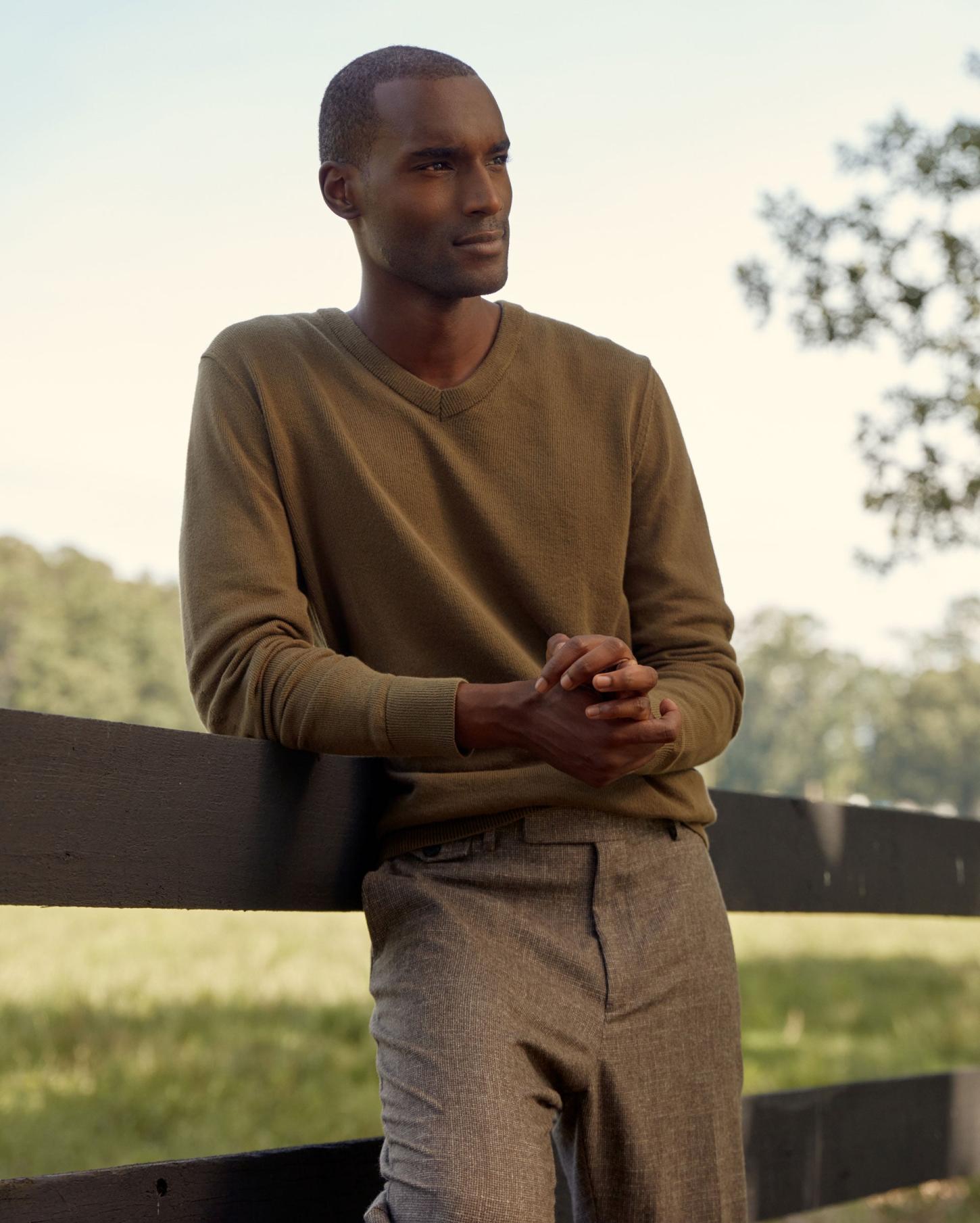 Men American V Neck Sweater Olive | Billy Reid Sweaters &amp; Sweatshirts