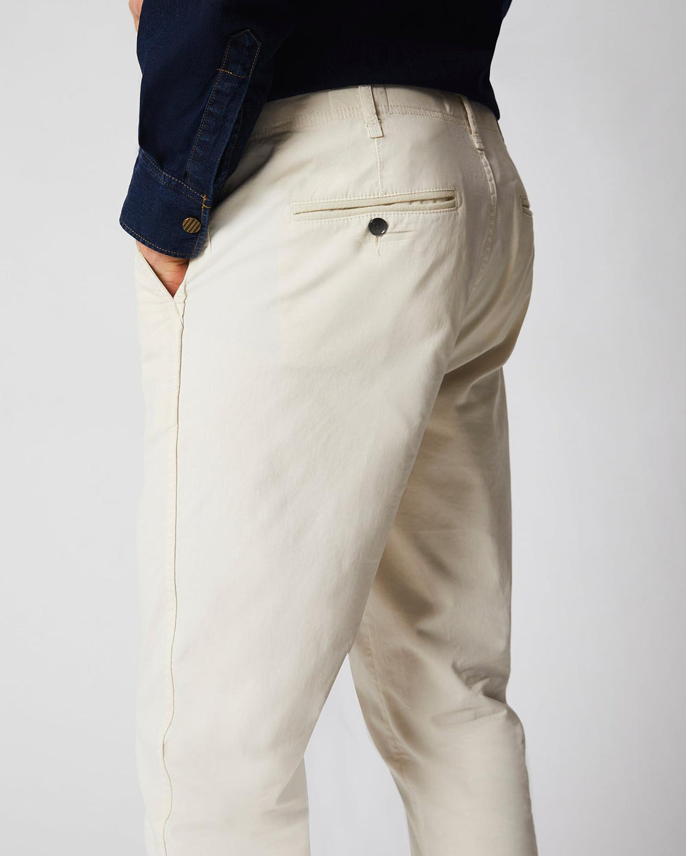 Men Chino Pant Eggshell | Billy Reid Bottoms