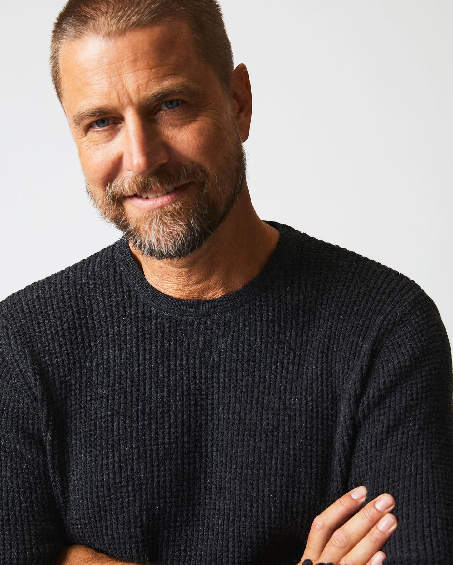 Men Mini Waffle Crew Charcoal | Billy Reid Sweaters &amp; Sweatshirts