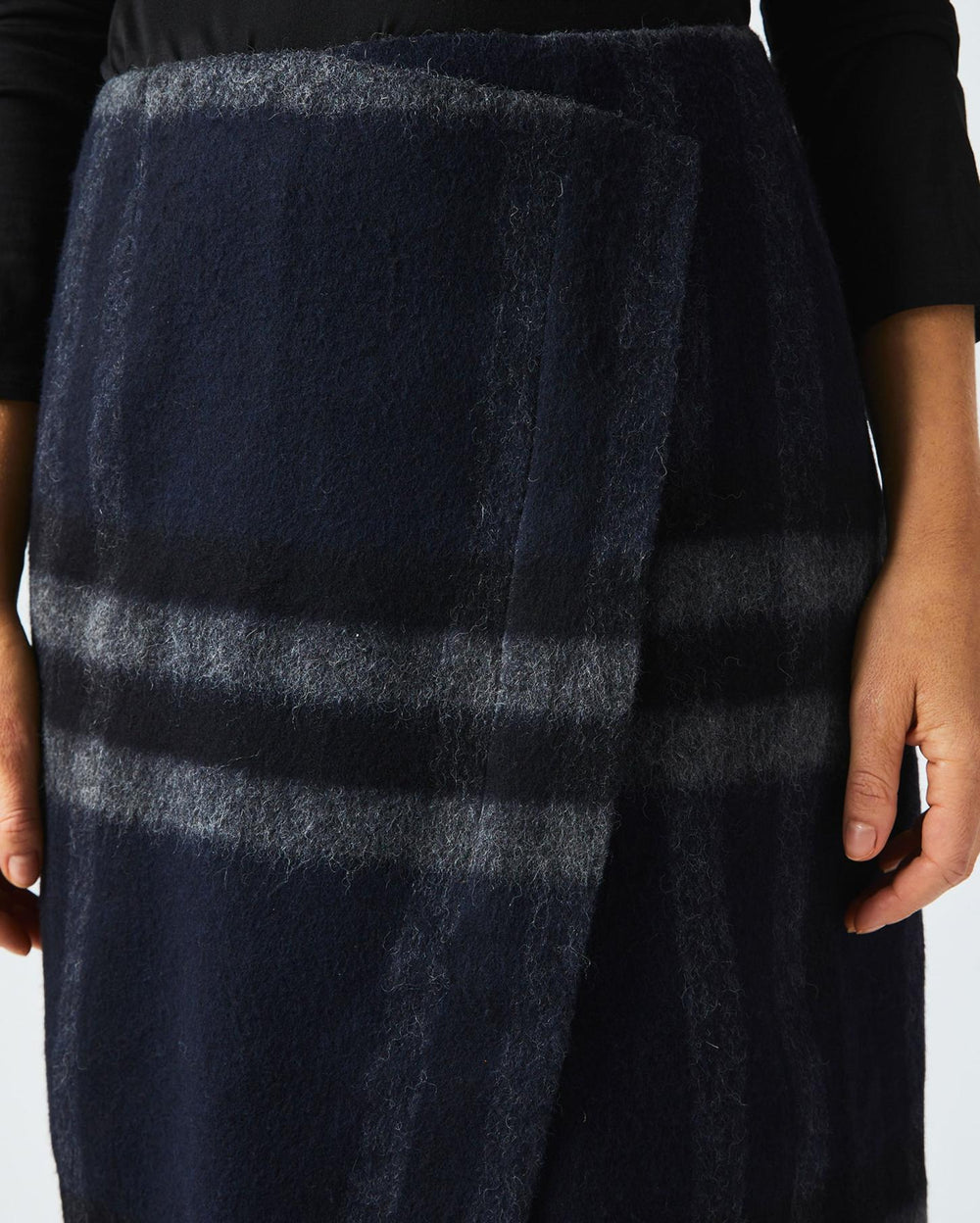 Women Blanket Wrap Skirt Black/grey | Billy Reid Bottoms