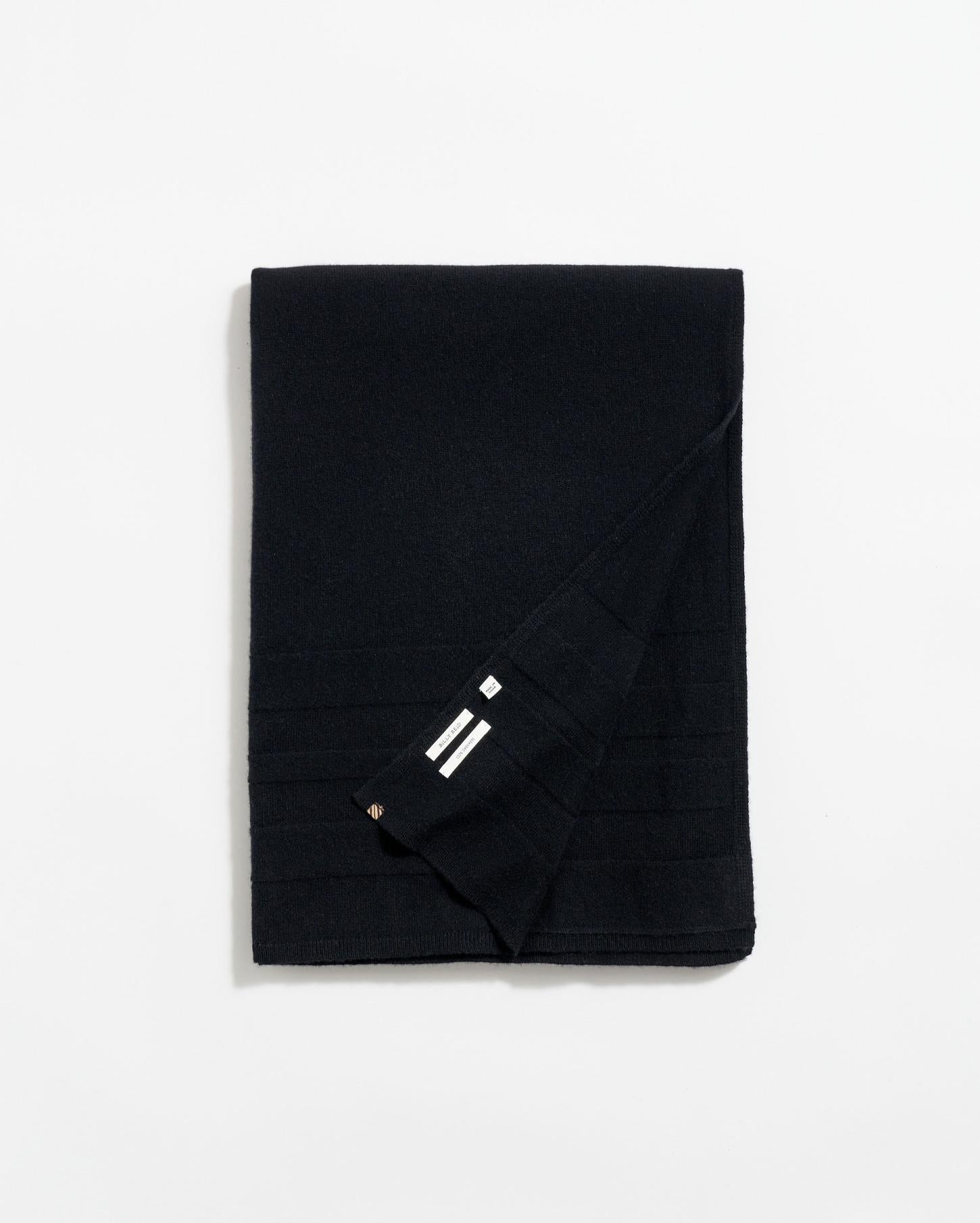 Women Cashmere Sweater Wrap Black | Billy Reid Accessories