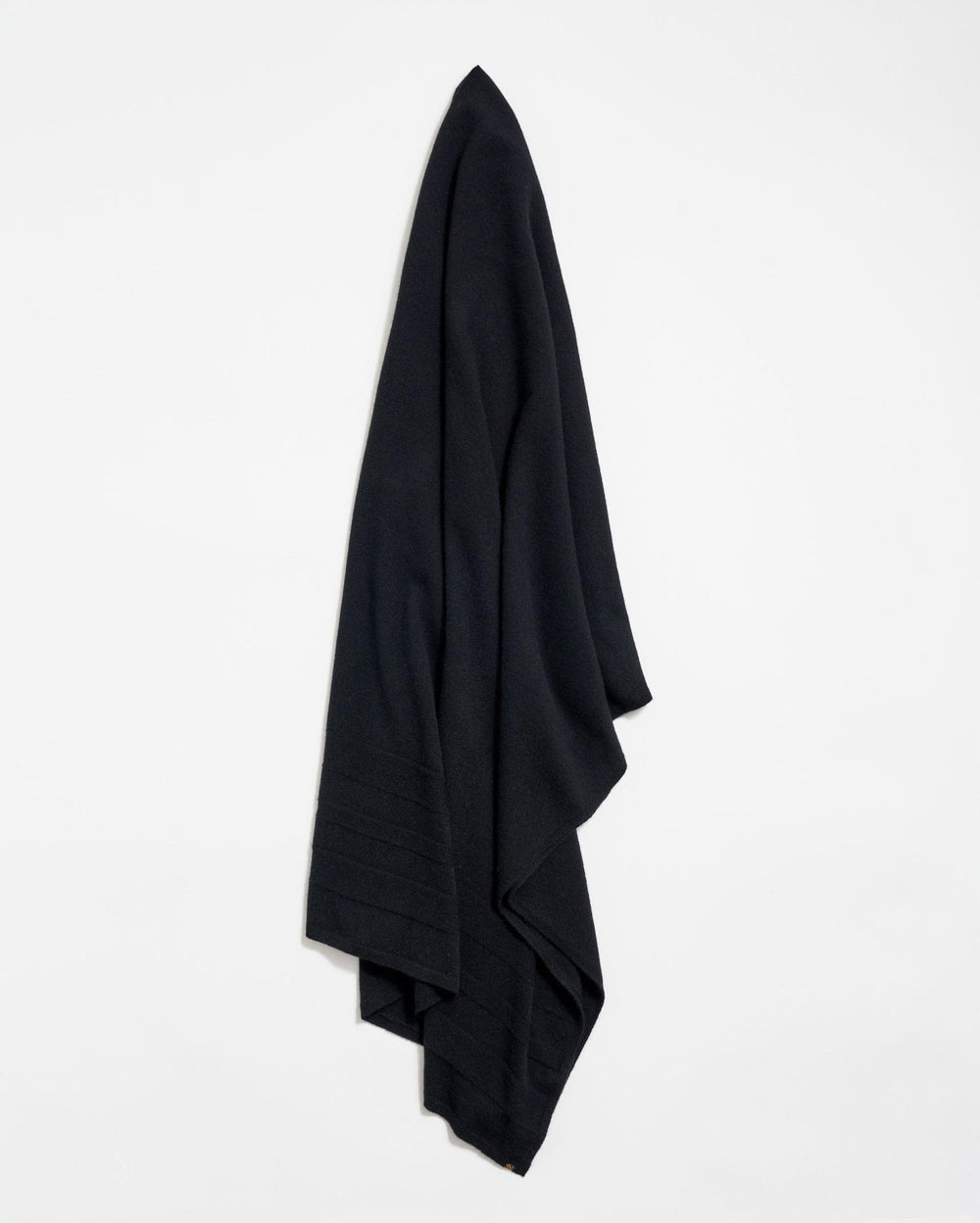 Women Cashmere Sweater Wrap Black | Billy Reid Accessories
