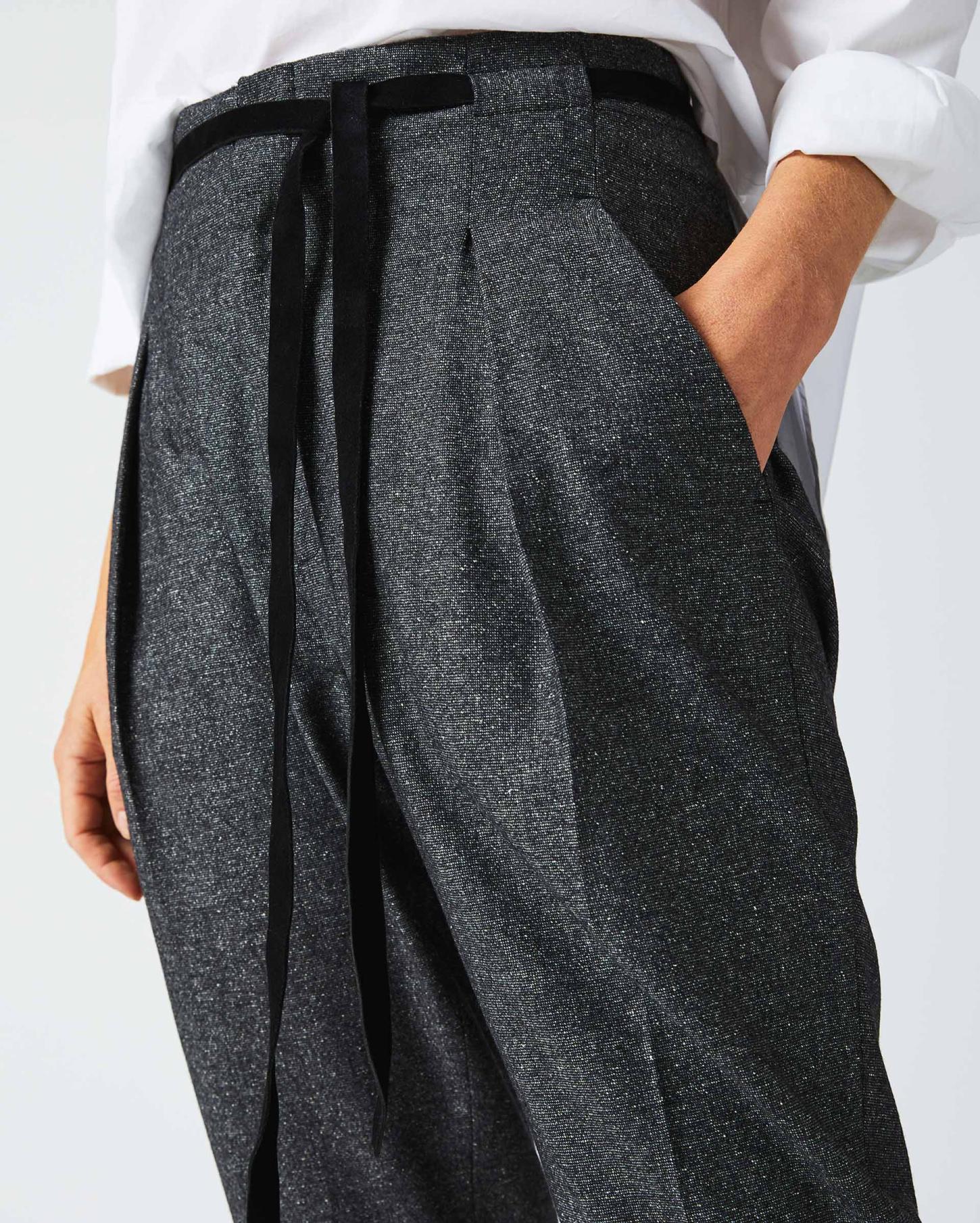 Women Tapered Pleat Pant Charcoal | Billy Reid Bottoms
