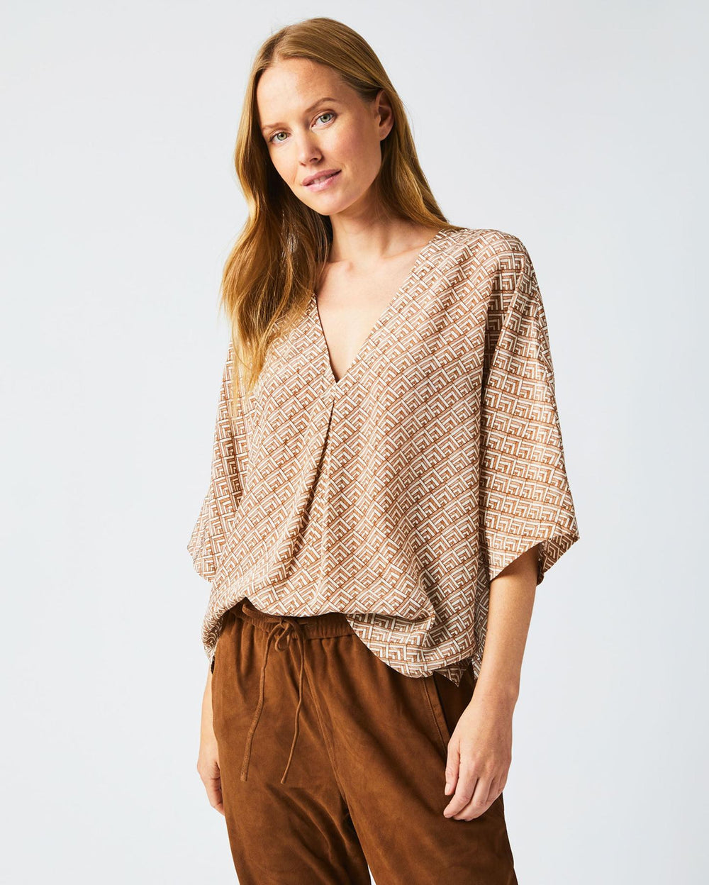 Women V Pleat Blouse Cream/brown | Billy Reid Tops