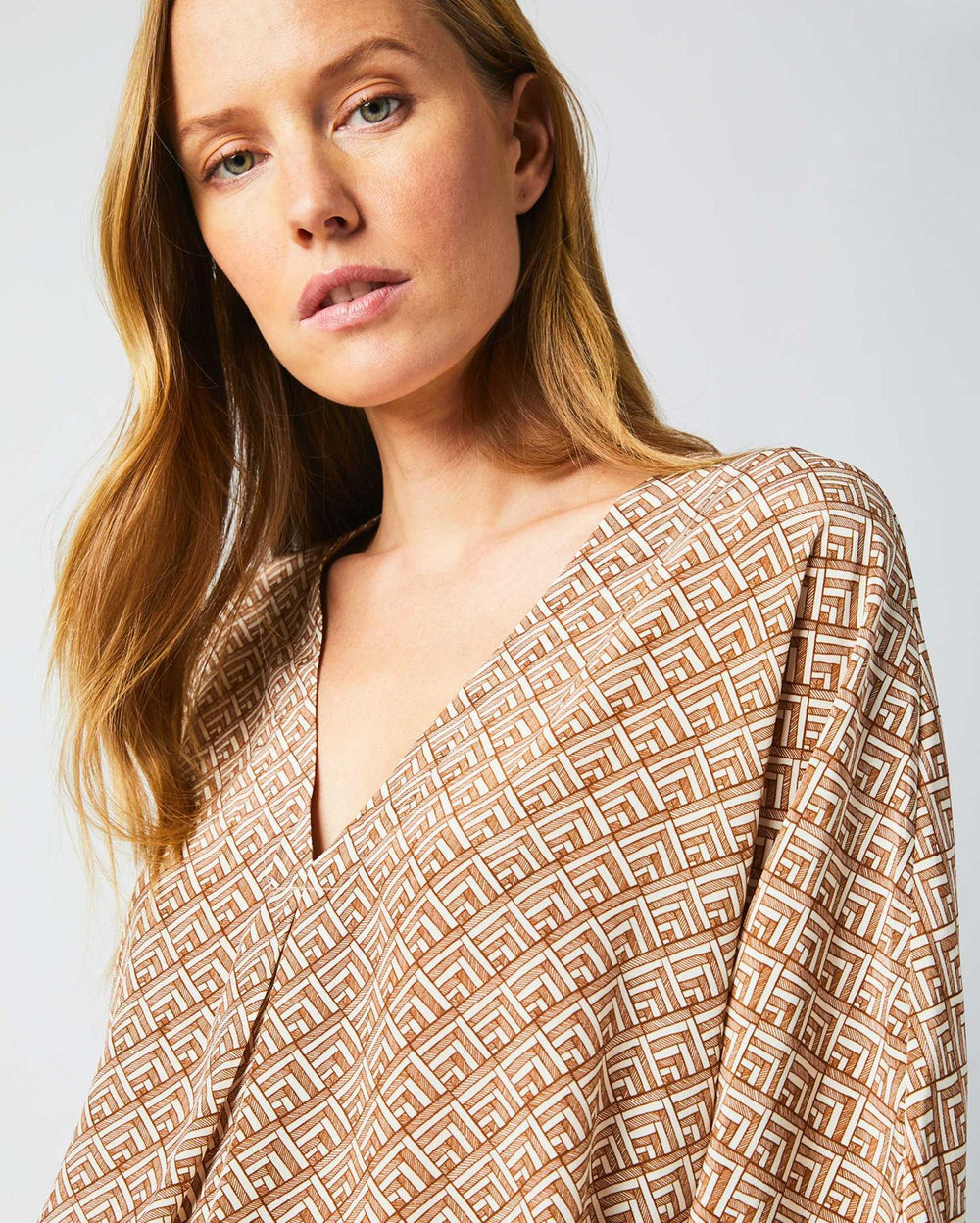 Women V Pleat Blouse Cream/brown | Billy Reid Tops
